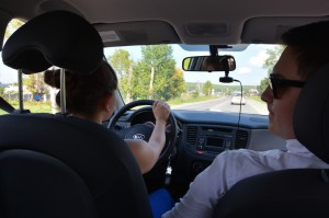 Anastasias Freunde Marina und Alex - Sie haben den Führerschein legal gemacht