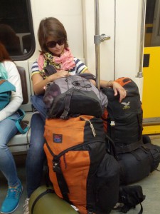 Immer auf die Rucksäcke achten, auch im Tiefschlaf in der Moskauer Metro