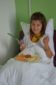 Geteiltes Frühstück - SIE krank im Bett