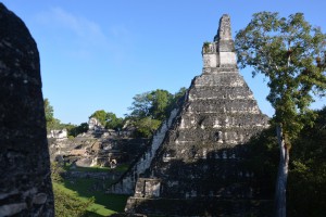 Weit verstreut: Die Tempel in der Maya-Anlage