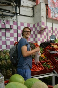 Was man nachmittags so macht: ER kauft eine Avocado