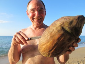 IHR Vater mit der urigen Kokosnuss 