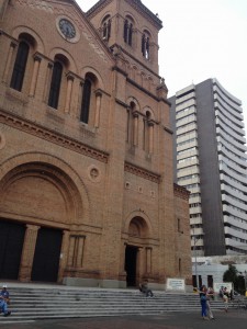 Hinter dieser Kirche geht es gefährlich heiß her
